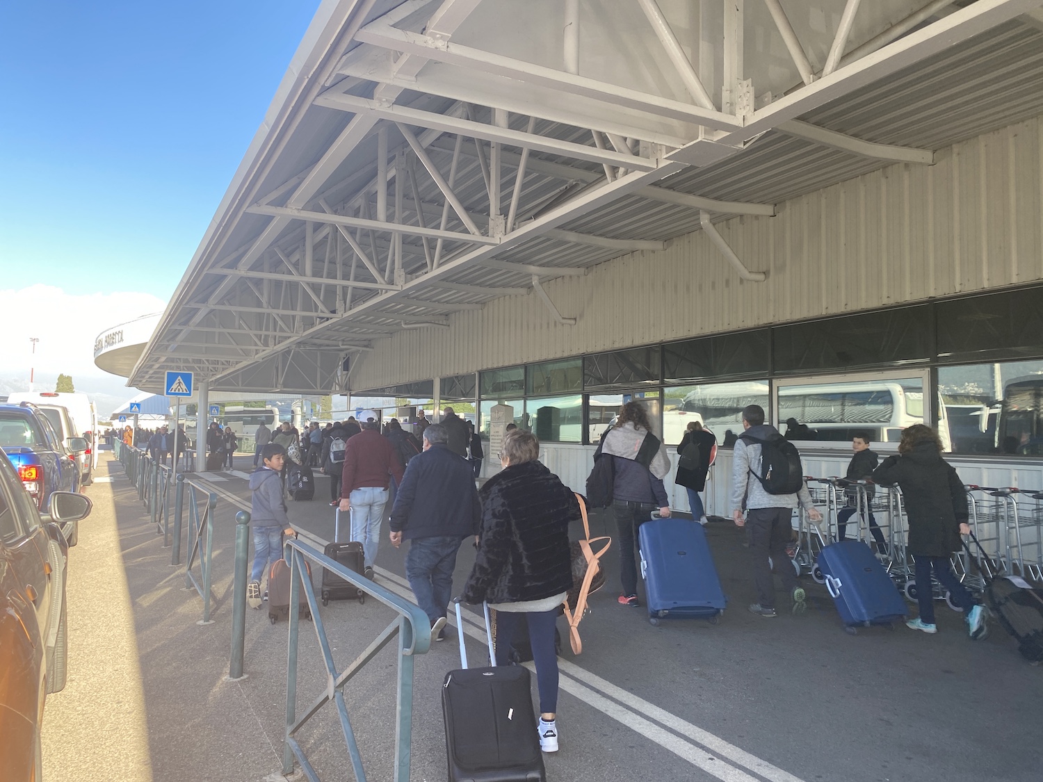 La compagnie aérienne Air Corsica attendait plus de 11 800 passagers pour pallier l'annulation des vols du week-end.