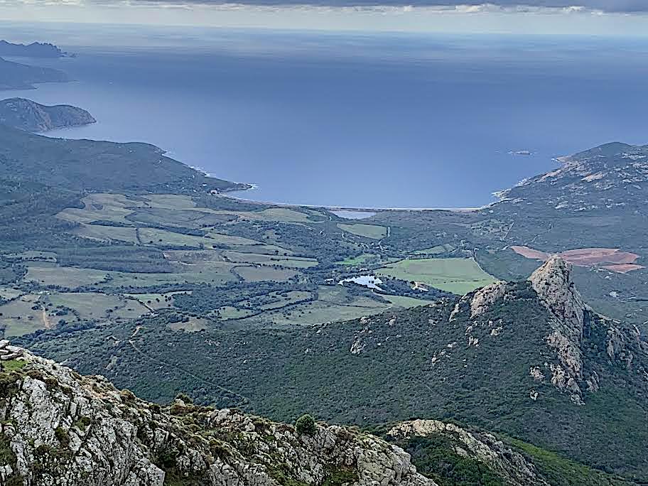 La photo du jour : la baie de Crovani vue du petit Cintu