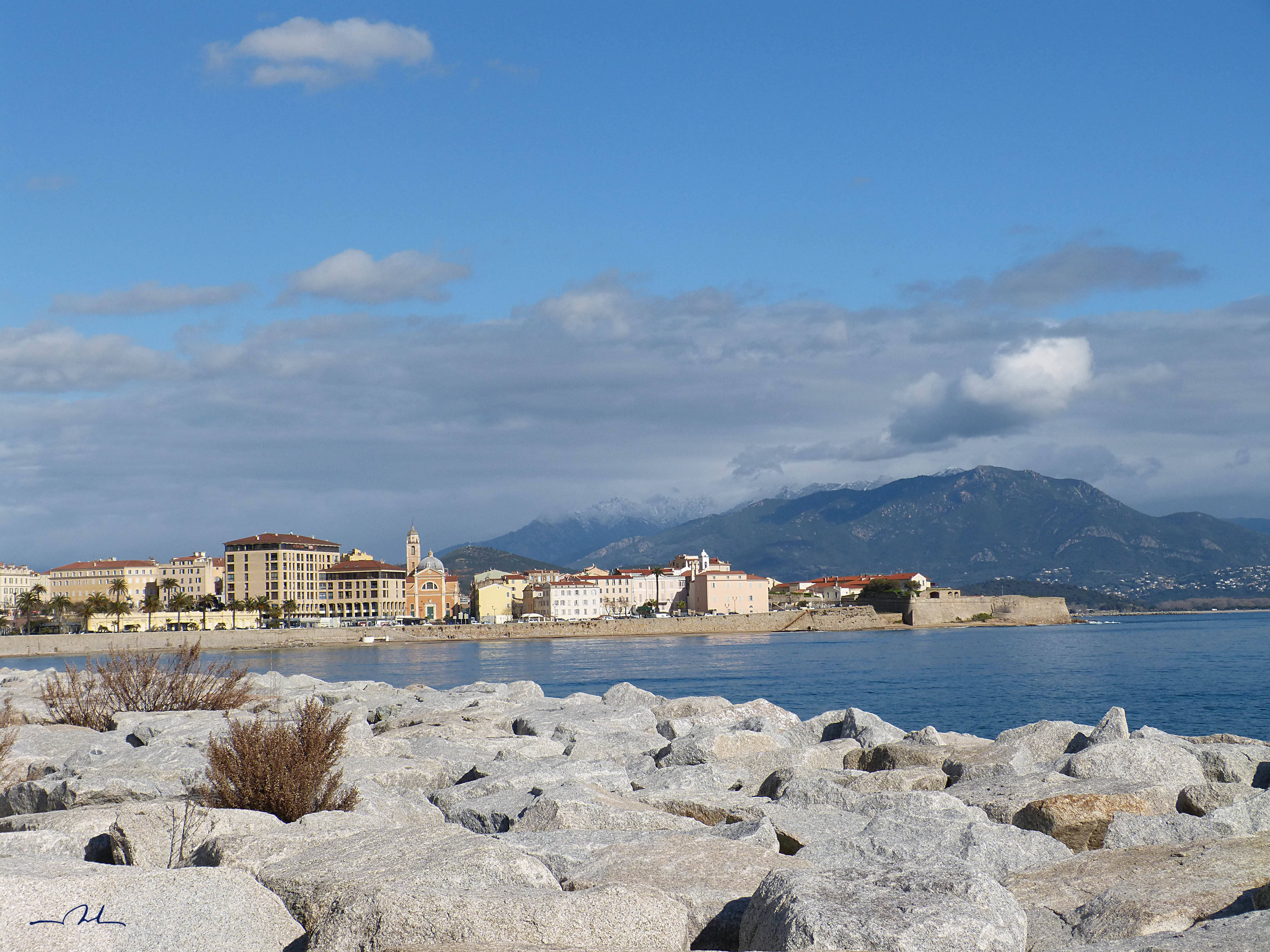 La photo du jour : quandu Aiacciu si ride di l'inguernu...