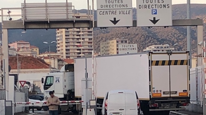 Les marins de la Méridionale, en grève, bloquent le port d'Ajaccio