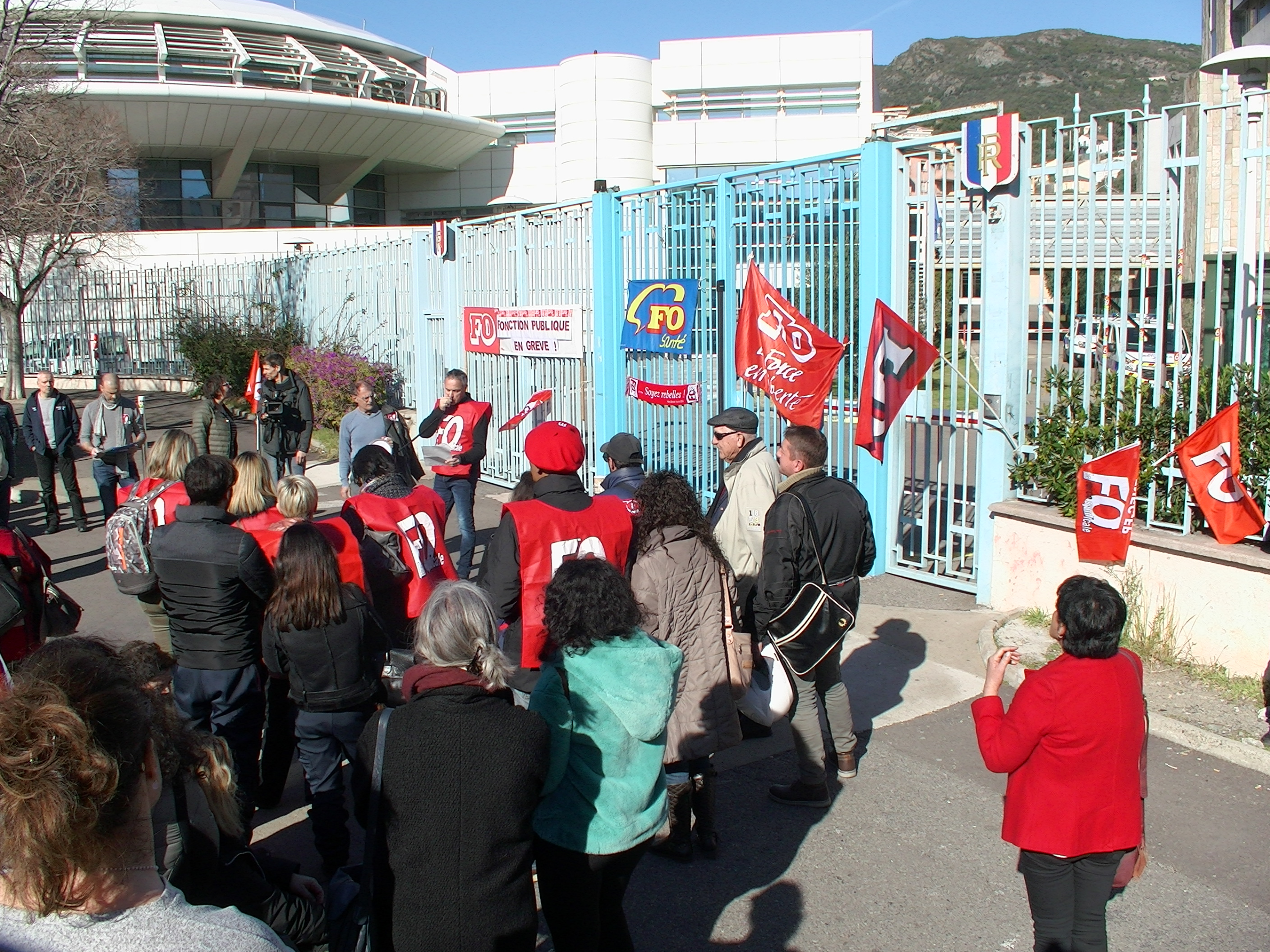 Rassemblement aux flambeaux à Bastia pour les opposants à la réforme des retraites
