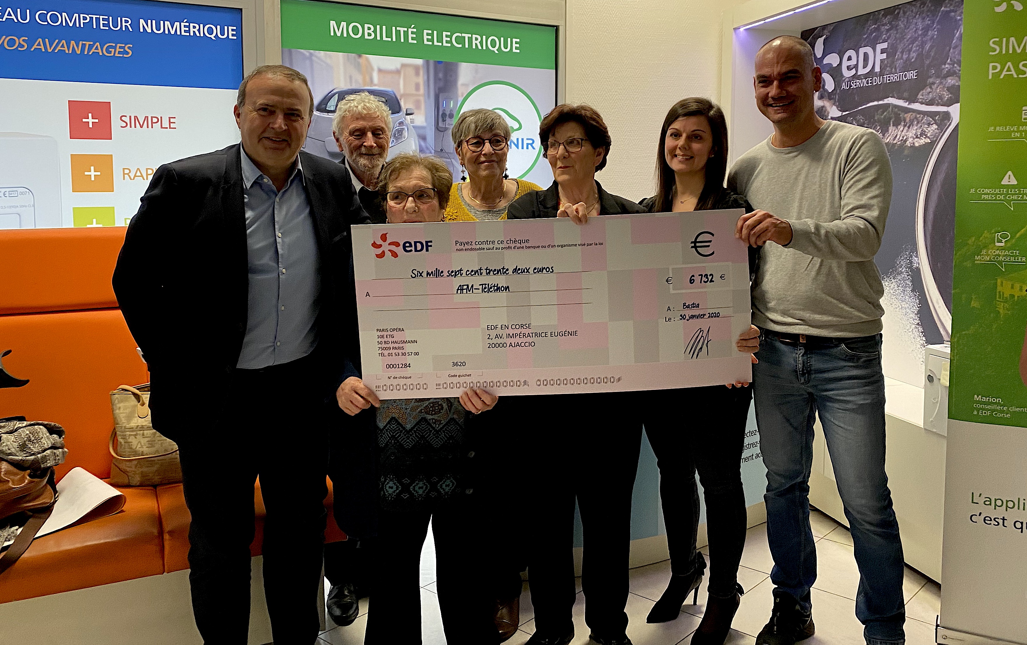 EDF Corse remet un chèque de 6 732 € à l'AFM Téléthon