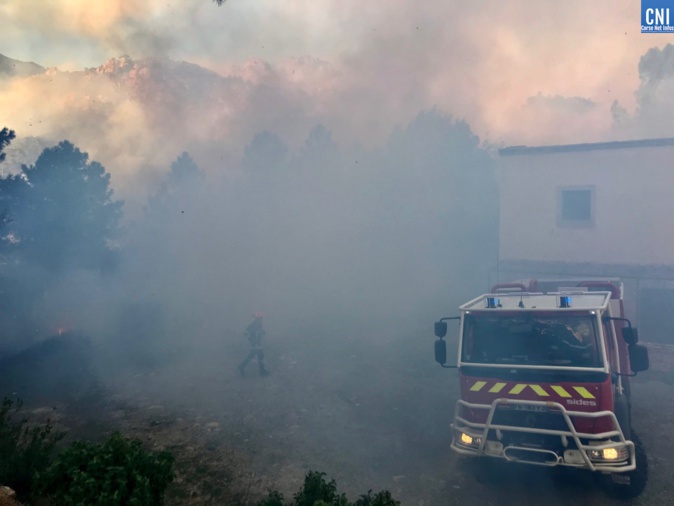 Incendies : fin du confinement à Sari et Togna. Mais les foyers sont toujours actifs en Corse