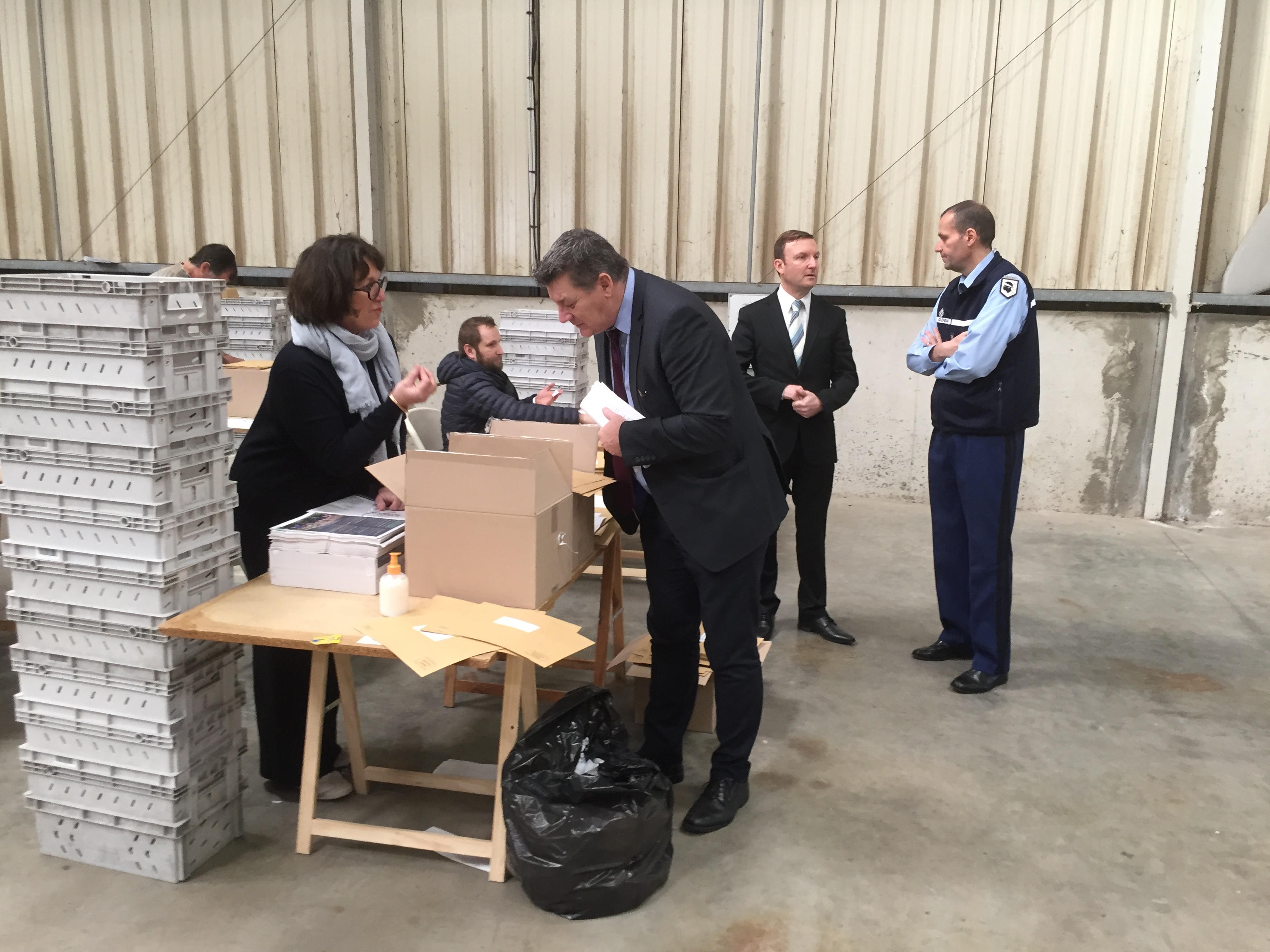 François Ravier, préfet de la Haute-Corse, a salué ce samedi matin les personnes mobilisées pour les opérations de mise sous pli des documents de propagande et des bulletins électoraux destinés aux électeurs pour le 1er tour des élections municipales.