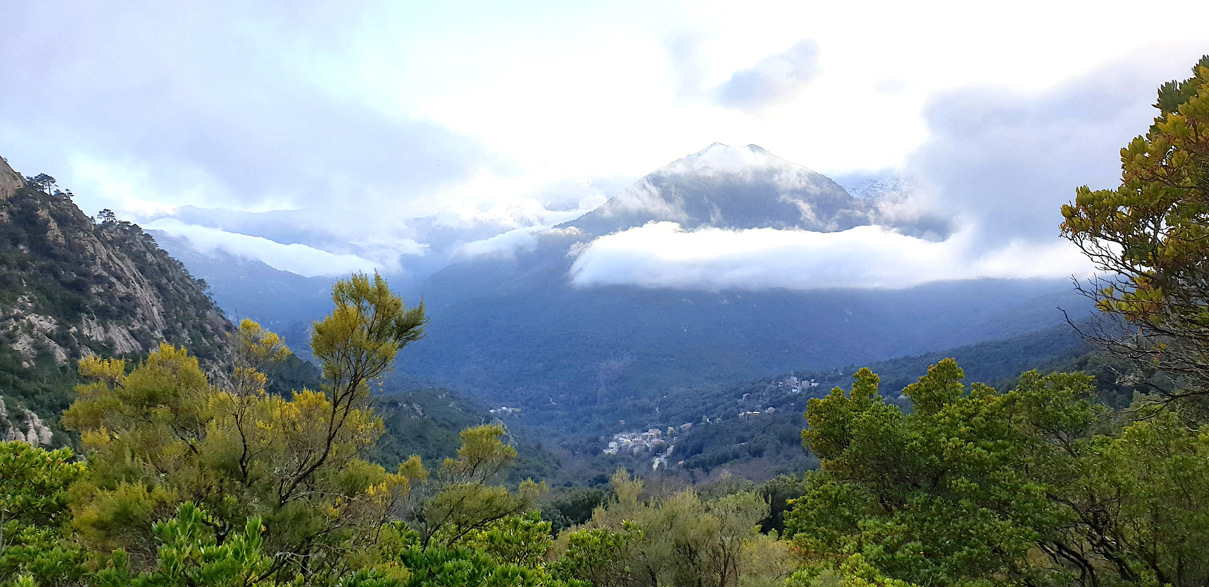 Chisa, comme au pied d'un volcan (T. Tomasini)