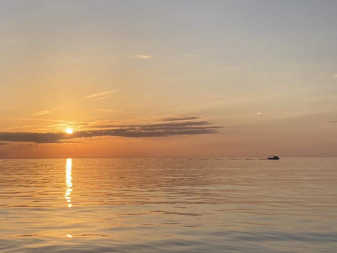 Au large de Centuri lorsque le Soleil descend (François Juillard)