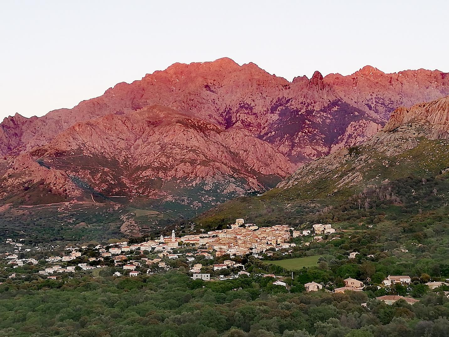 La photo du jour : u bellu paese di Calinzana