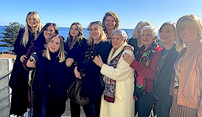 Catherine Riera en compagnie des bénévoles de La Marie Do lors d'un récent passage à San Martino di Lota