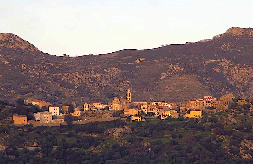 La photo du jour : u bellu paese di Montemaiò 