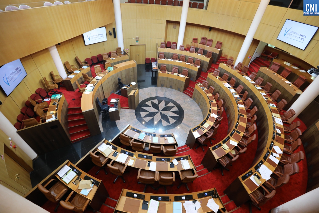 Hémicycle de l'Assemblée de Corse. Photo Michel Luccioni.