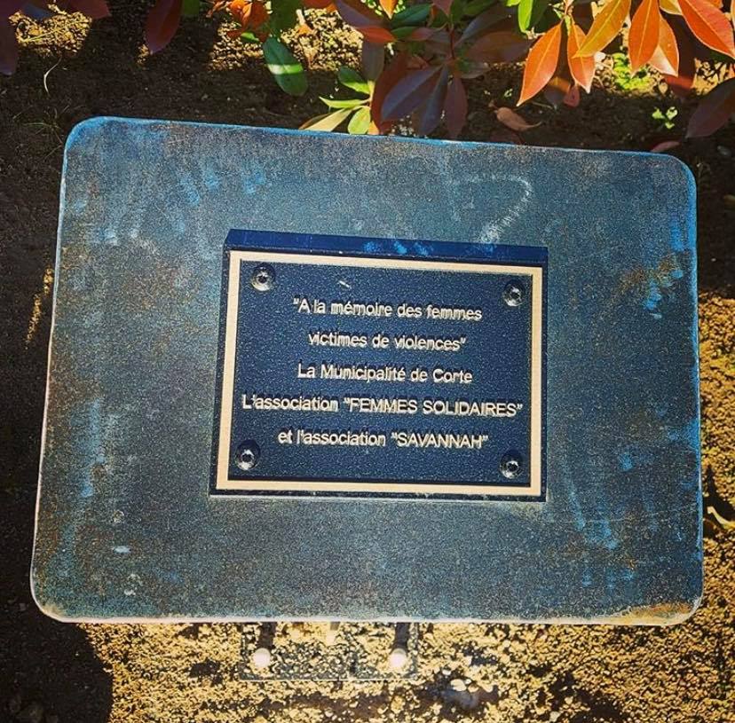 Corte : un banc rouge pour s'associer à la lutte contre les violences faites aux femmes