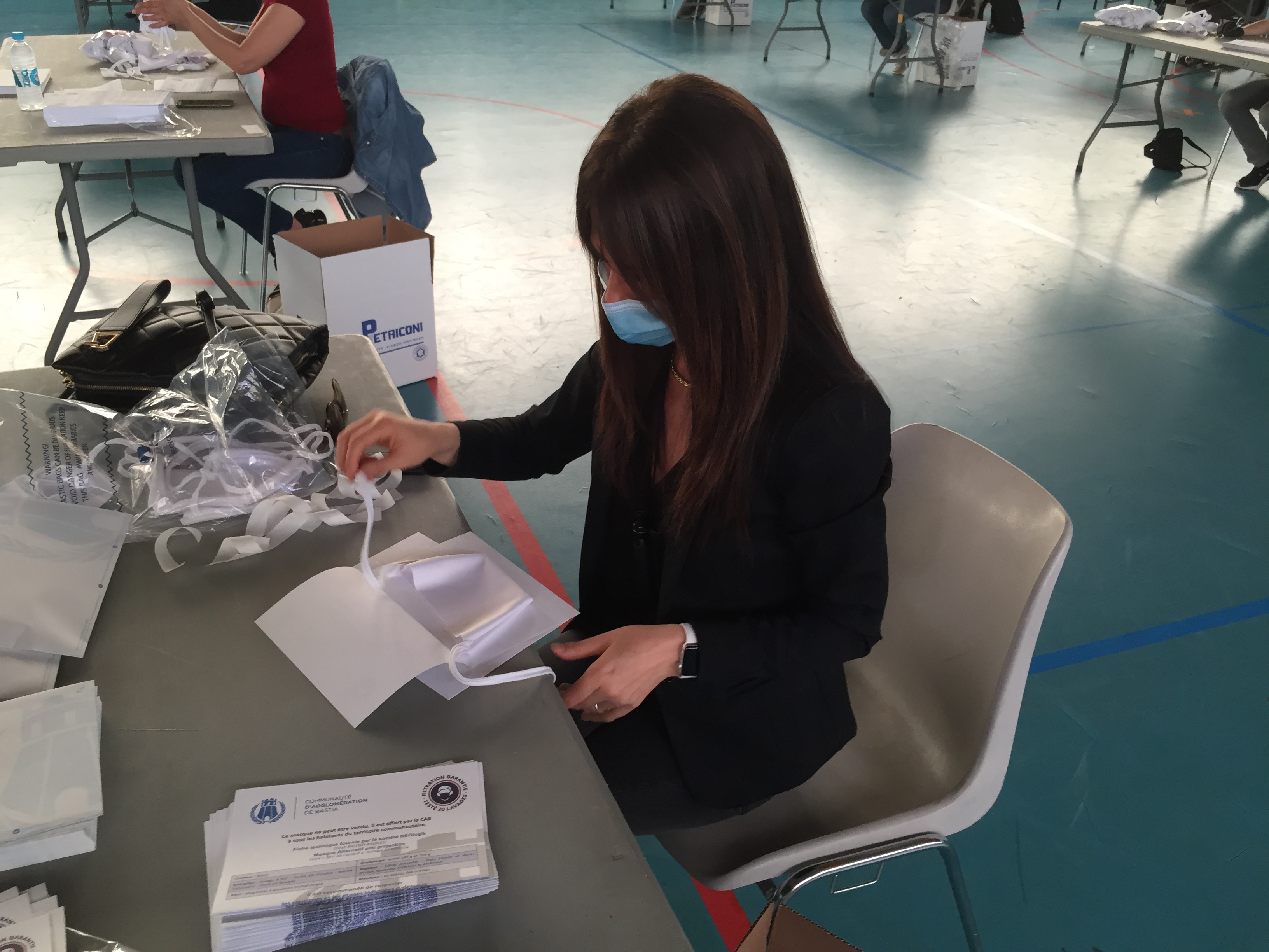 60 000 masques réutilisables vont être distribués gratuitement à la population des 5 communes de la CAB