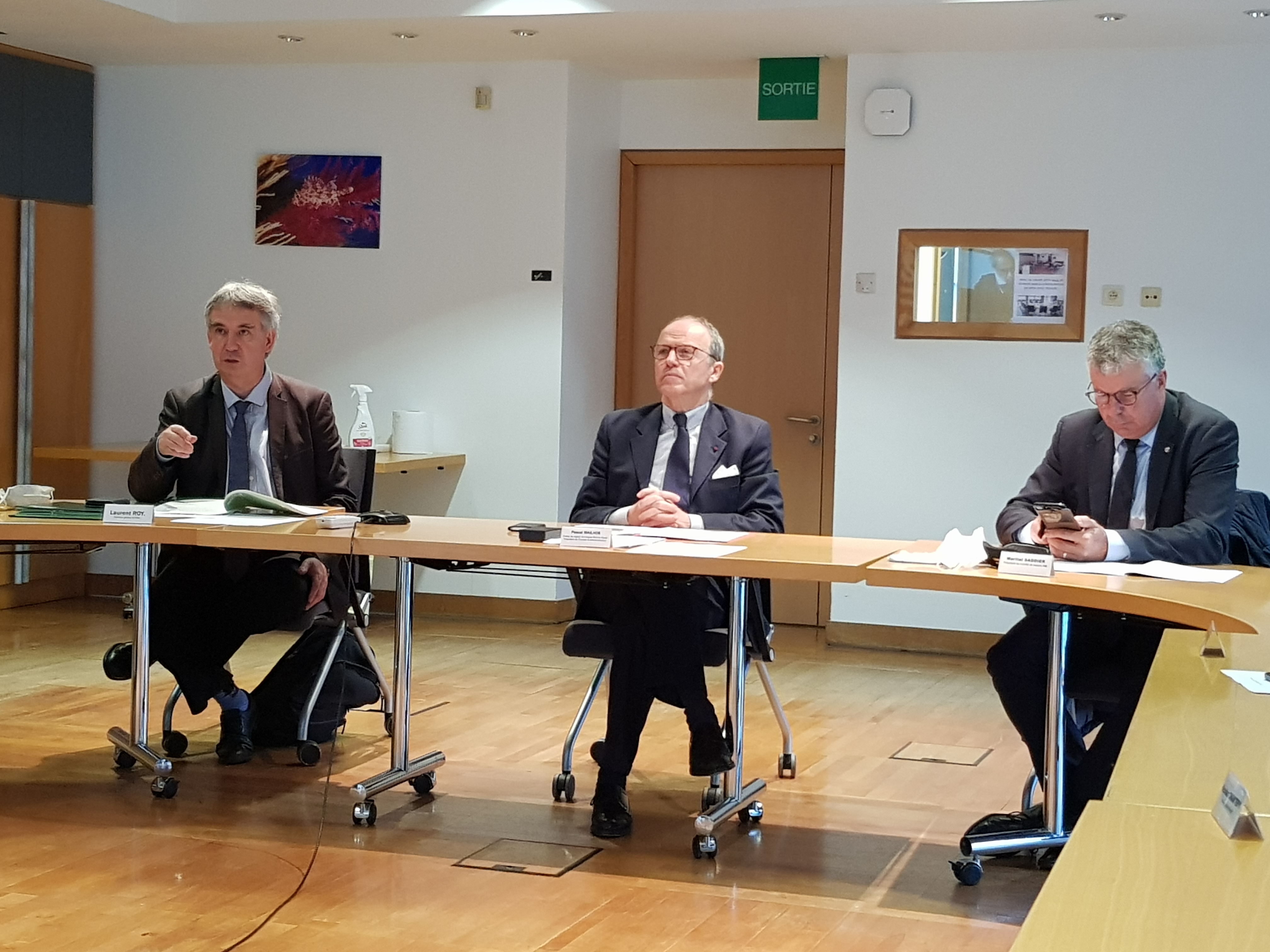 Laurent Roy; directeur général agence de l’eau), Pascal Mailhos, préfet, Martial Saddier, président du comité de bassin