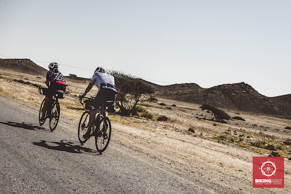 "Bikingman" : Clémence et Jacques Raffi, les Corses qui parcourent 1 060 kilomètres à Oman