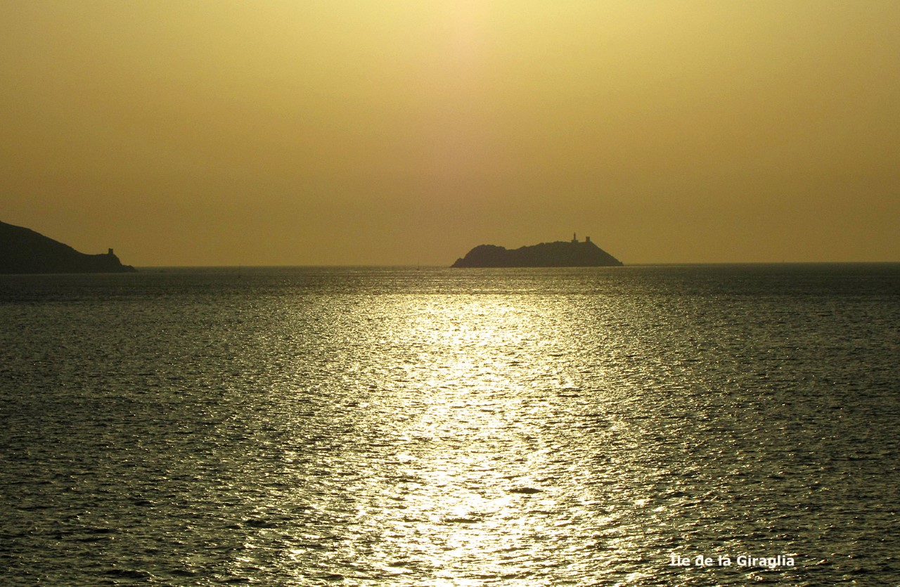 La photo du jour : l'or de la Giraglia