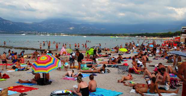 Tourisme : Entre satisfaction et scepticisme, l’Assemblée de Corse divisée sur le dispositif gouvernemental