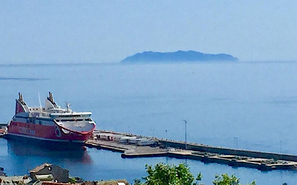 La photo du jour : Capraia au-dessus de la Tyrrhénienne