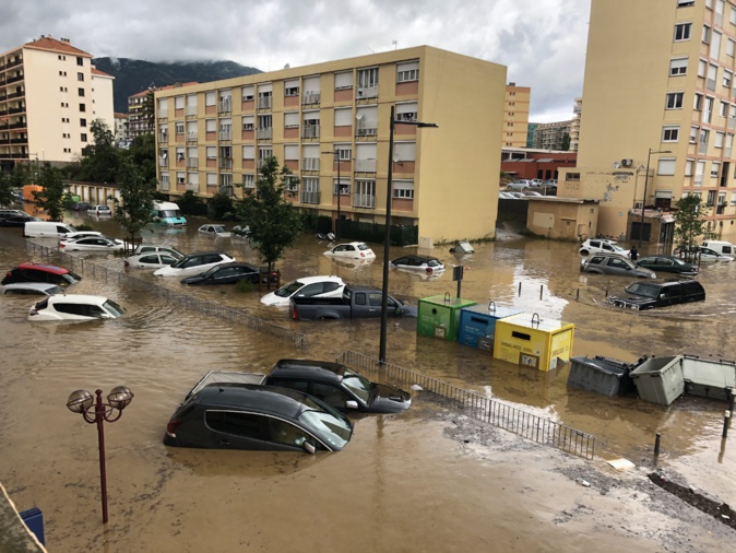 Le Quartier des Salines sous les eaux à Aiacciu.