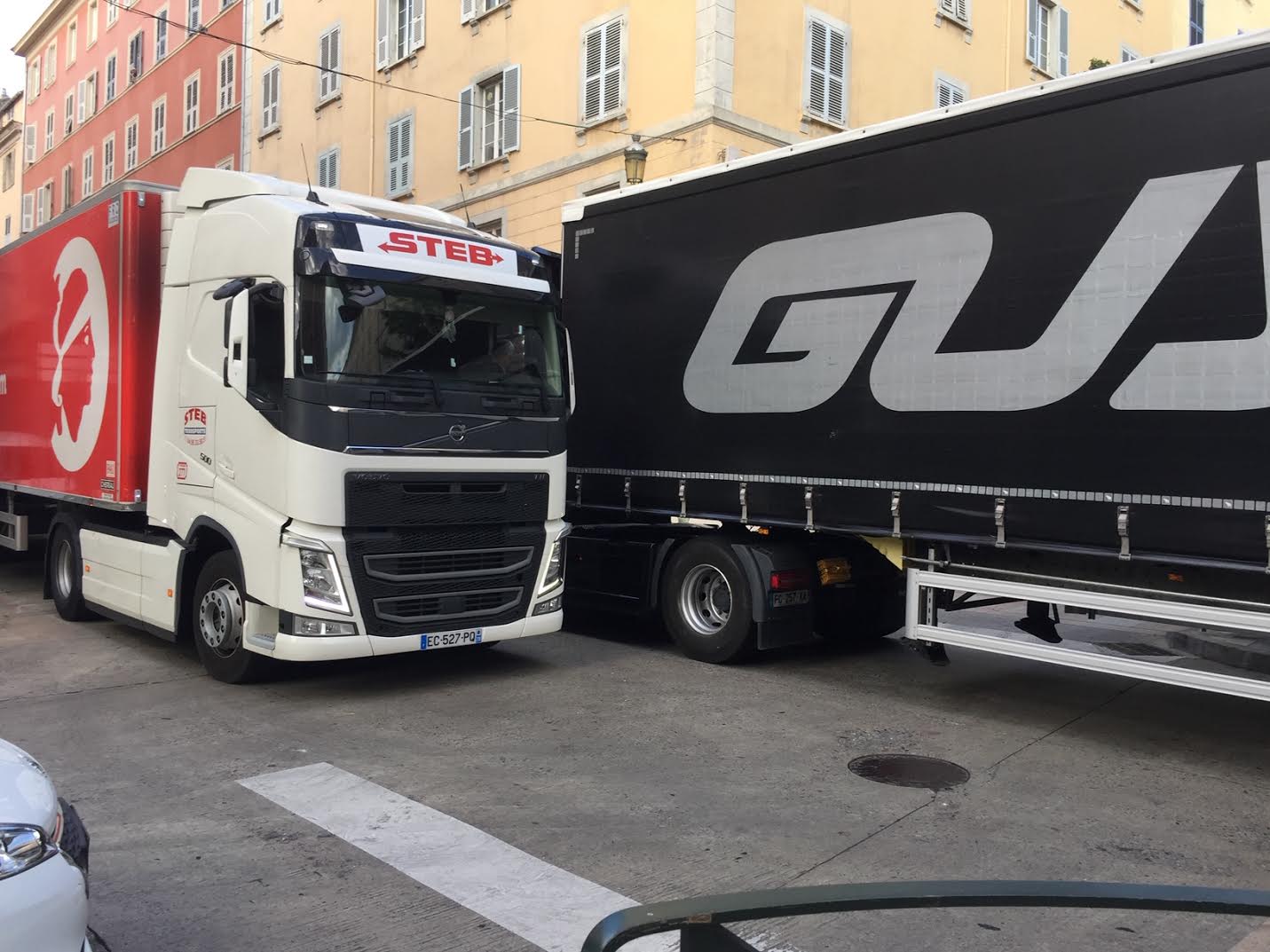 Bastia : tunnel fermé, ville bloquée