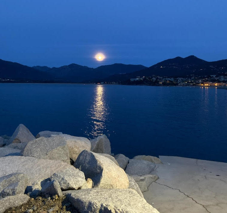 La photo du jour : lever de Lune sur le Valincu