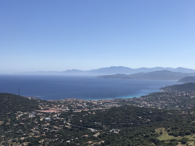 Le Cap Corse dans la brume, photo Renaud Kiselman