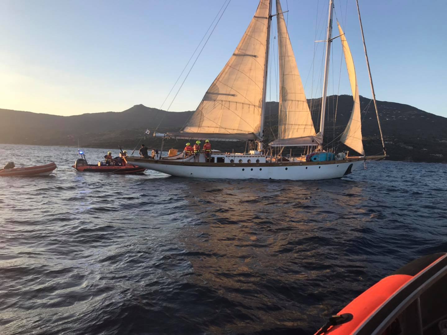 Début d'incendie sur un voilier de 23 mètres : la SNSM de Pruprià à la rescousse