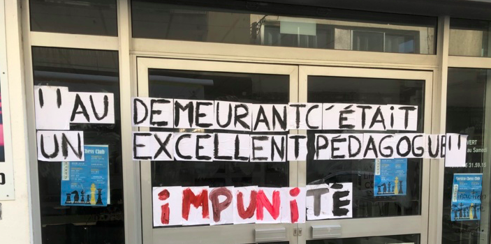 A Casa di i scacchi visée par des collages féministes : la ligue corse d'échecs rappelle "son absence de responsabilité"