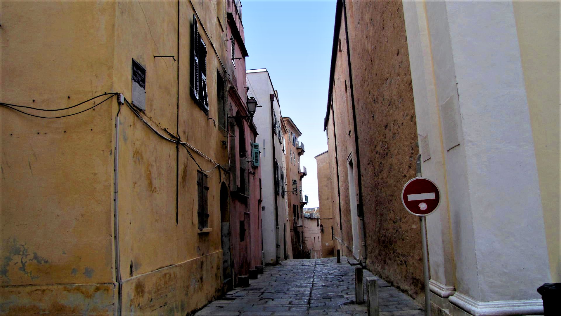 La photo du jour : dans les vieilles ruelles de Bastia