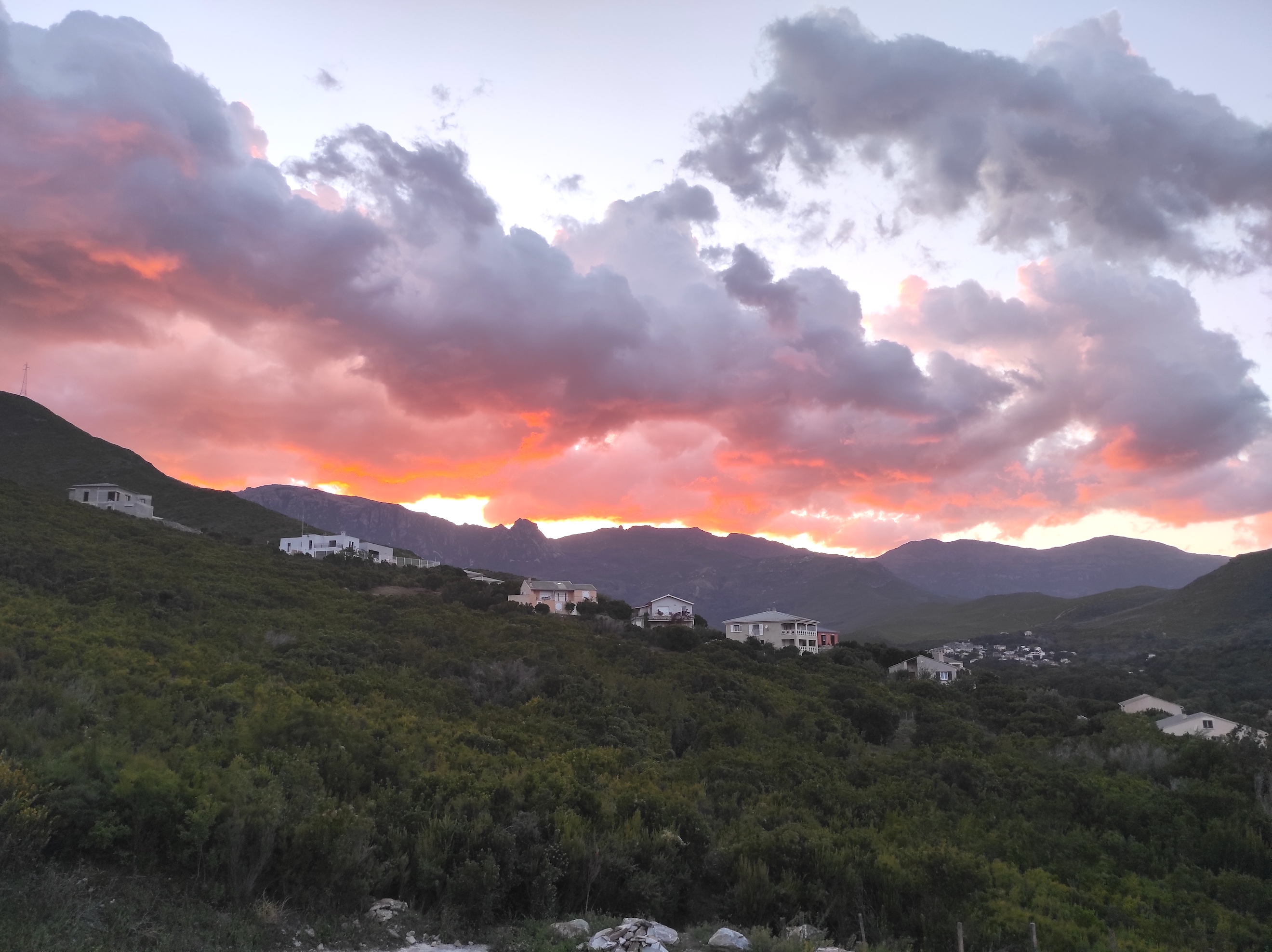 La belle vallée de Siscu à la tombée du jour (Cyril Rigard)