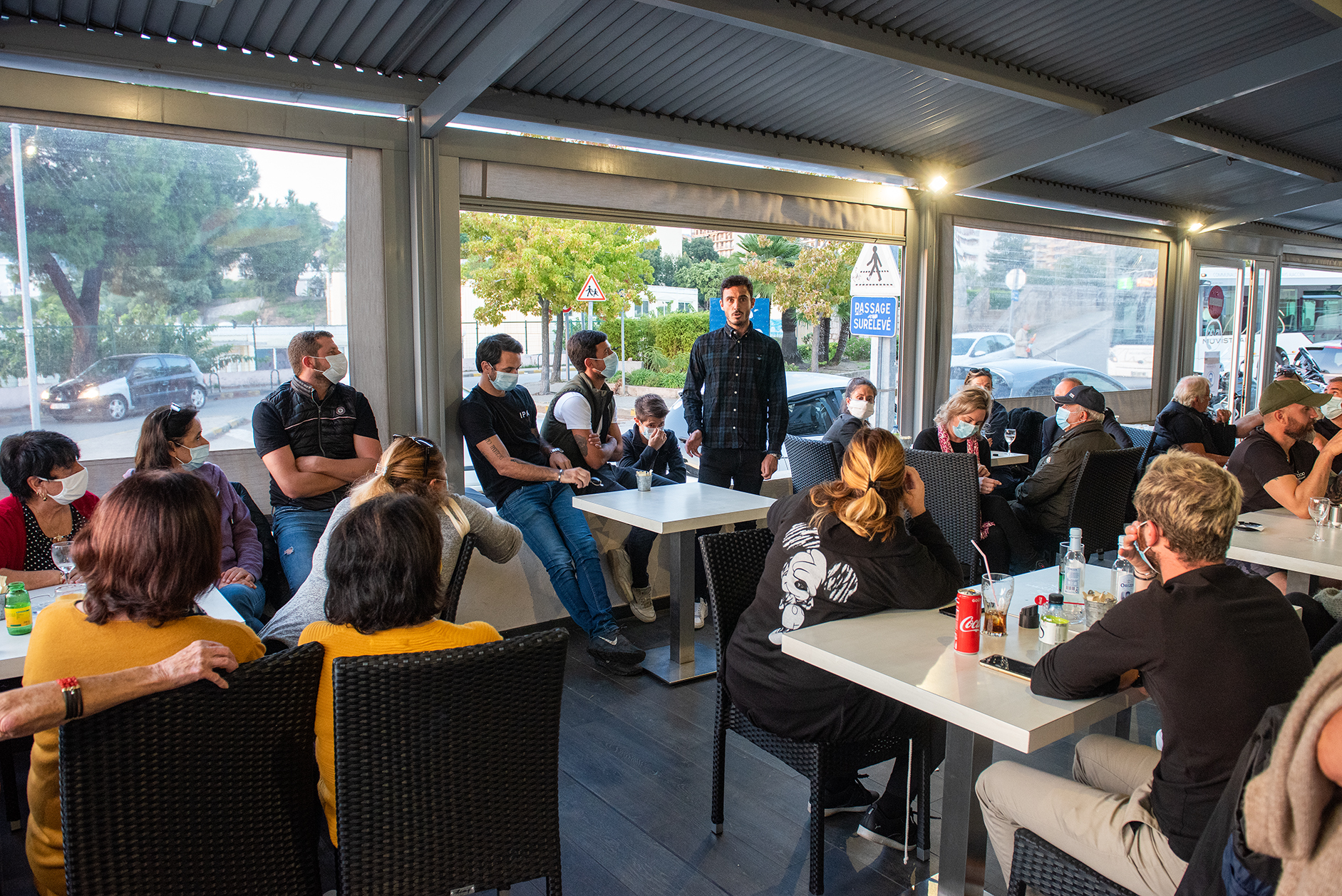 Le premier comité de quartier A!LM au bar des Lacs, jeudi 1er octobre.