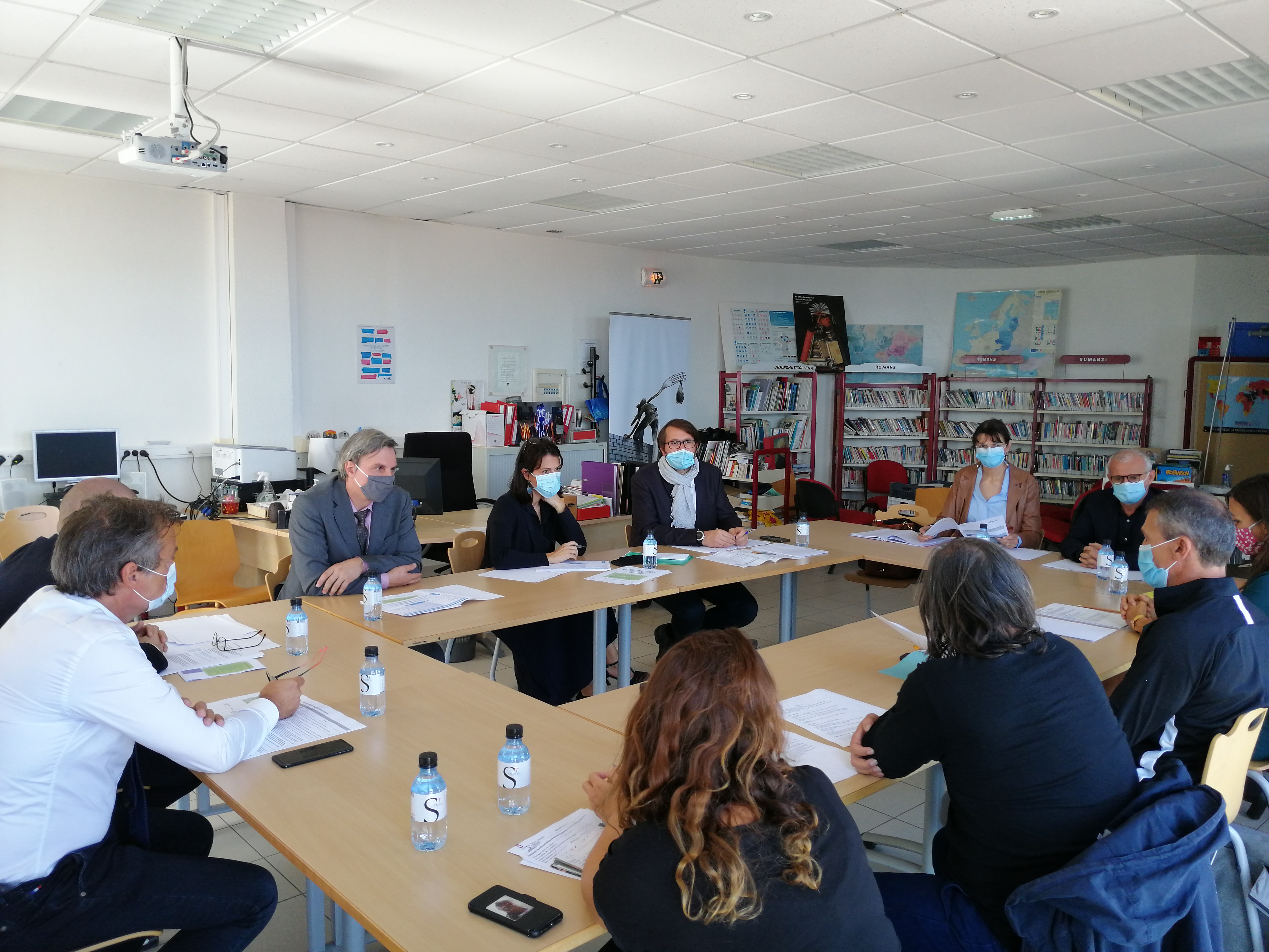 Une réunion entre la Rectrice, les équipes de l'Inspection académique et du collège St Joseph pour faire le point sur l'encadrement des élèves