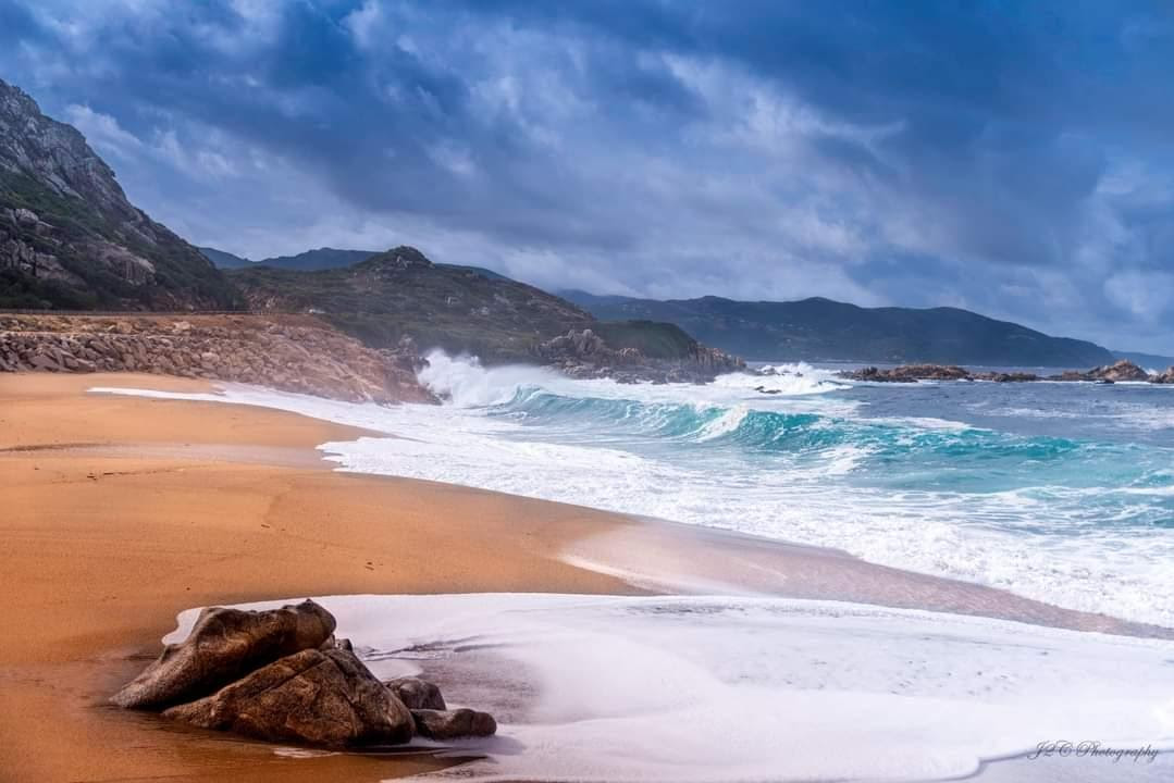 La plage du Liamone quand les éléments sont déchaînés (Photo Jean-Claude Camus)
