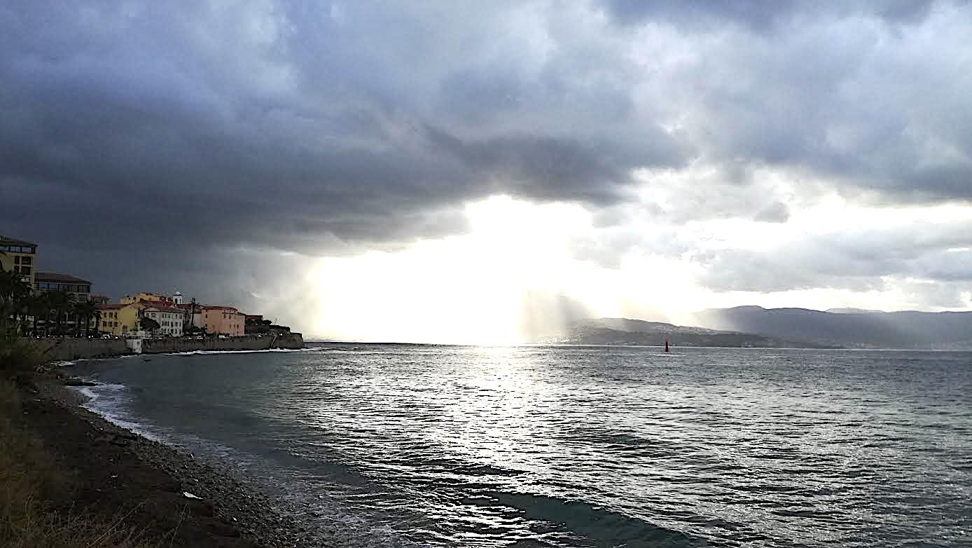 La photo du jour : Ajaccio, une image pleine de mystère et d'espérance…