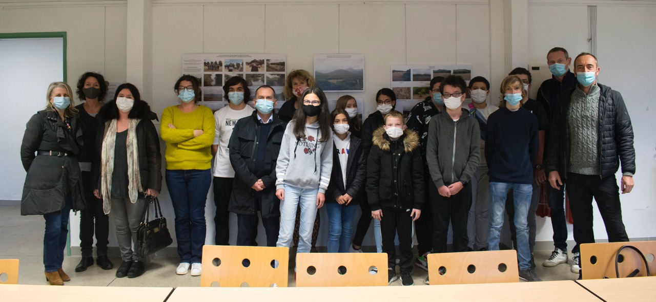 Françoise Marchetti, Valérie Rouyer (CMP), Anna Lisa Emmanuelli , Anne-Sophie Brevet (enseignantes), Guy-Marc Nicolaï, principal du collège Giraud, Catherine Tomes, (enseignante),  les élèves, Christian Gutierrez, directeur adjoint Segpa et Arnaud Lebret.