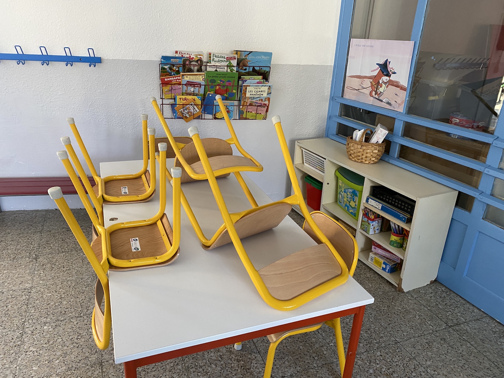 Auto-confinement avant les fêtes : les élèves ne sont pas obligés d’aller à l’école jeudi et vendredi