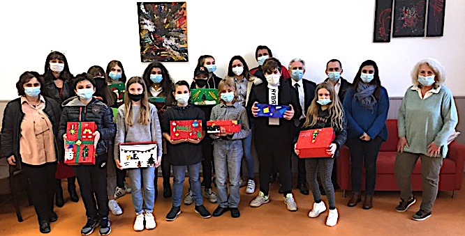 Le beau moment de partage des élèves du collège Giraud de Bastia avec les plus démunis.