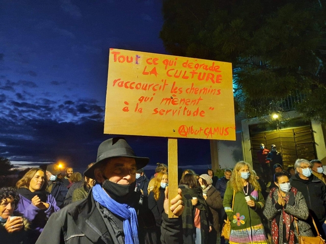 "Culture en danger" : une manifestation de soutien aux professionnels du spectacle à l'Ile-Rousse