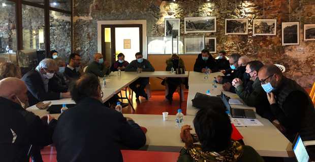 La réunion à Porto avec l'Office de l'Environnement, le Parc naturel régional et les maires des communes concernées.