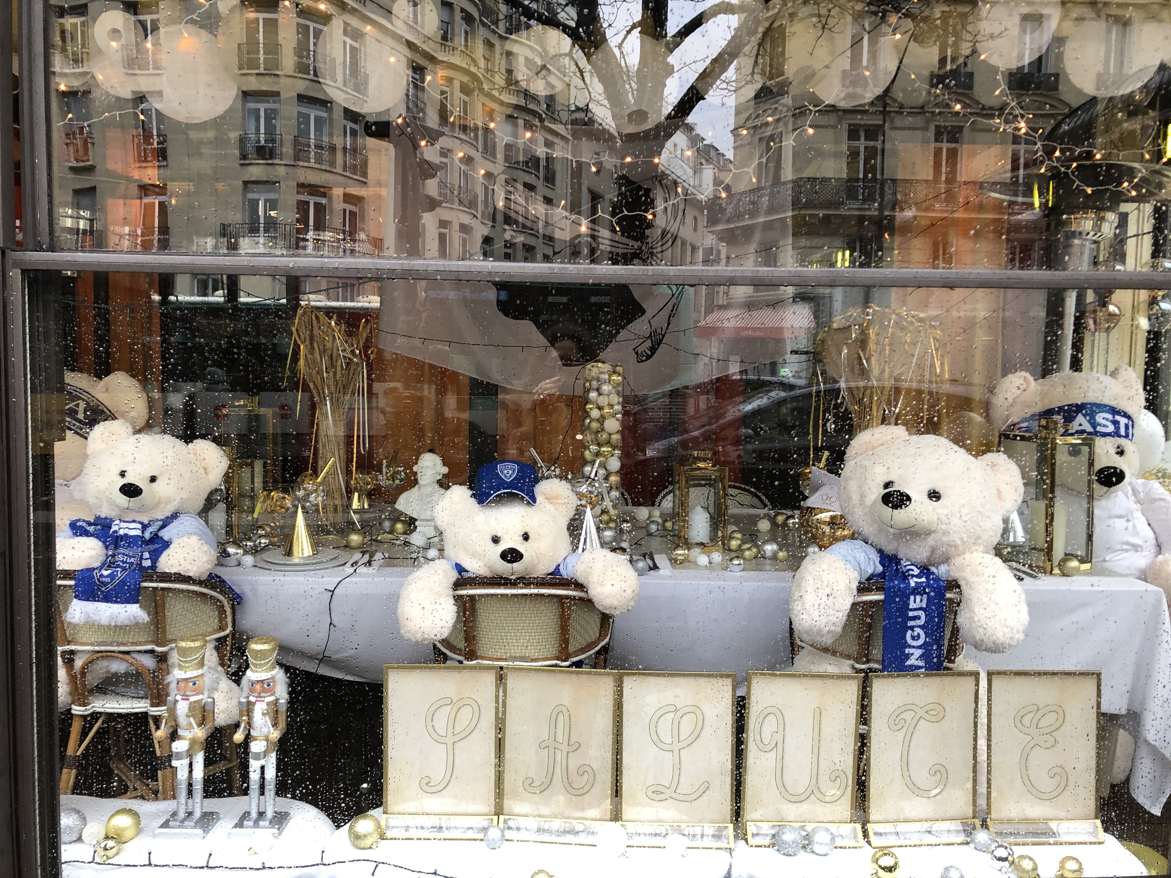  Paris : l'Elysée Saint-Honoré aux couleurs du bleu du Sporting