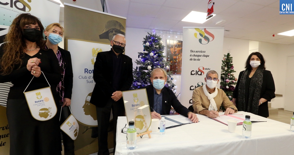 Signature de la convention entre le Rotary Club Ajaccio Sud Corse et le CIAS de la CAPA. (Photos Michel Luccioni)