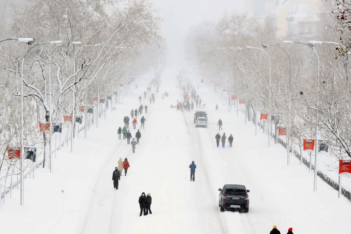 INSOLITE - Cindy, des eaux limpides de Scandola à la neige de Madrid !