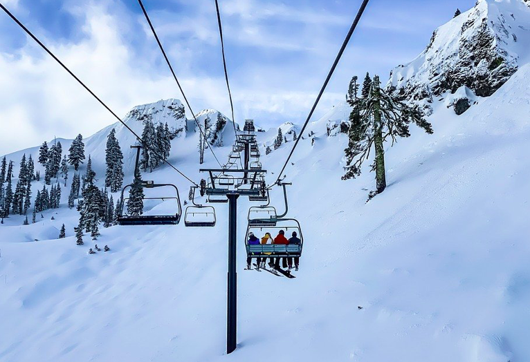 In Italia le stazioni sciistiche riaprono il 15 febbraio In Italia le stazioni sciistiche riaprono il 15 febbraio