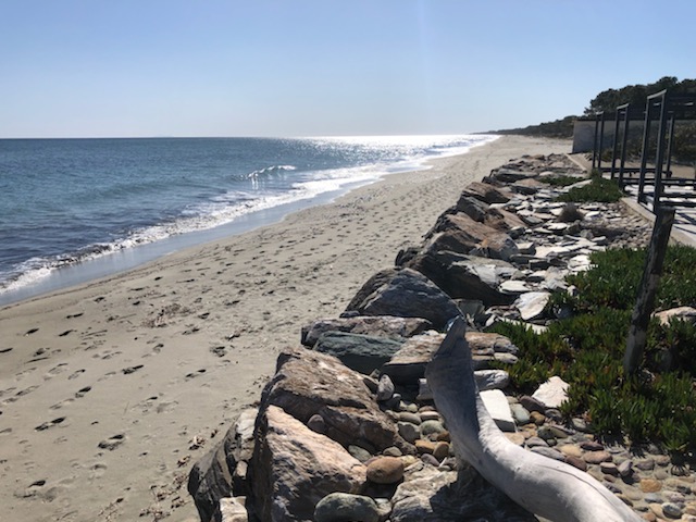 L'enrochement à Pineto en mars 2021.