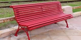 Le banc rouge de Julie sur A Marinella