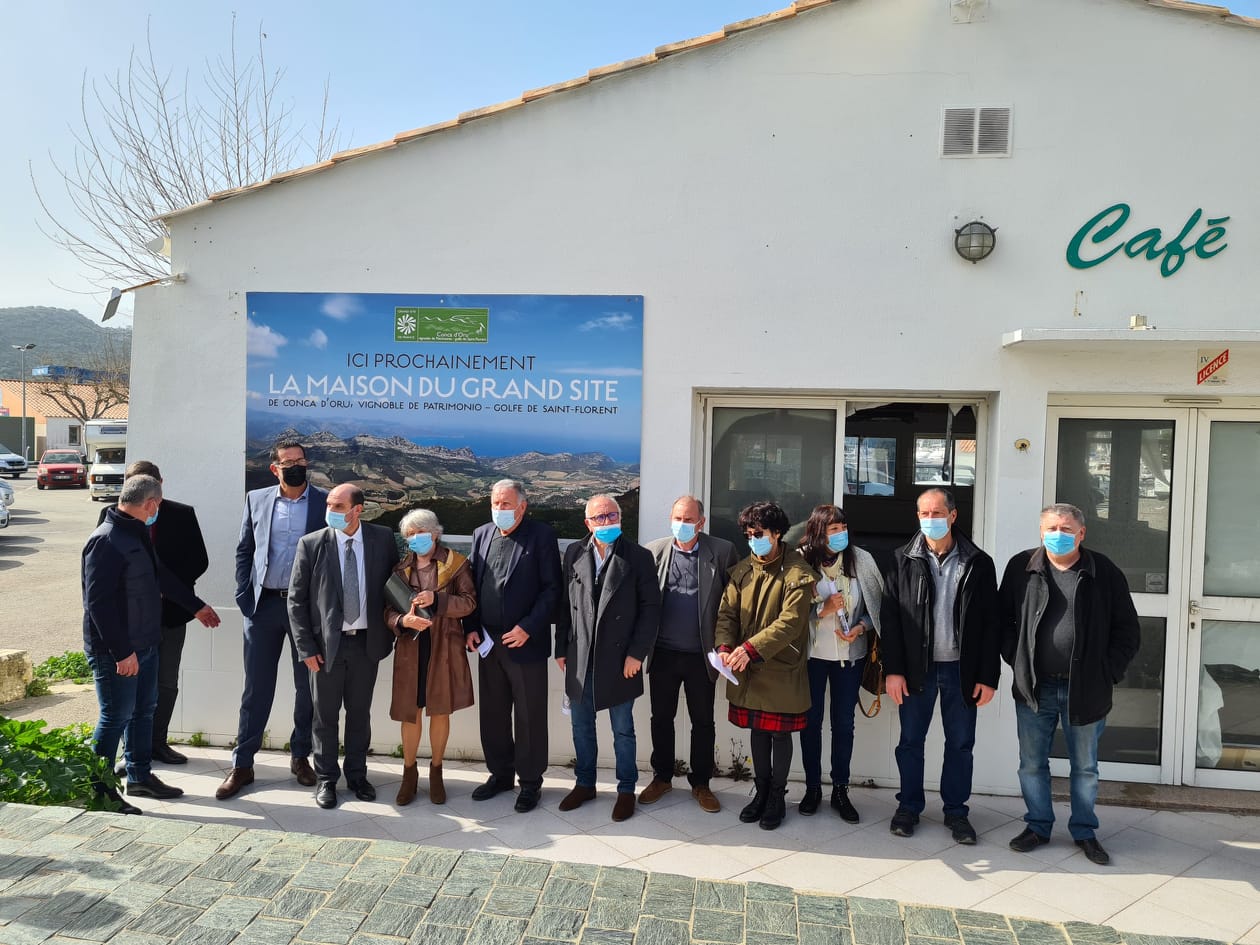 Tous les partenaires du projet étaient présents pour le lancement des travaux de la future Maison du Grand Site Conca d'Oru.