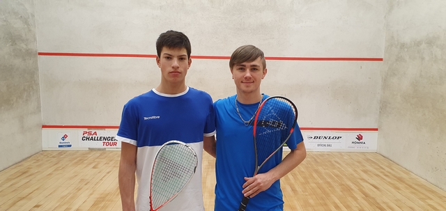 Antonin Romieu sur le podium de l'Open PSA de Squash à Cognac