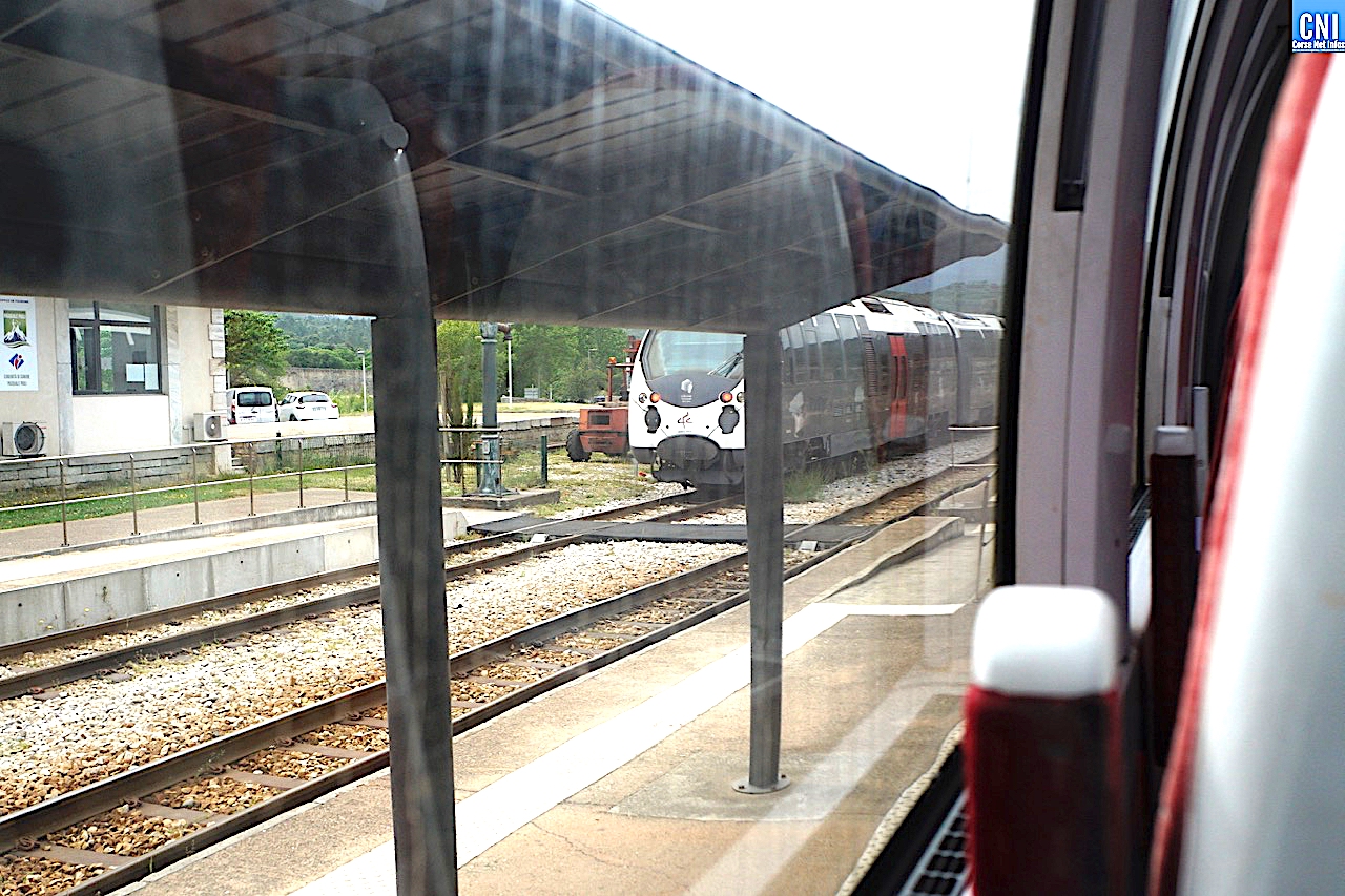 Gestion des Chemins de fer de la Corse : le Cullettivu "Maffia No' a vita Iè!"  interpelle Gilles Simeoni