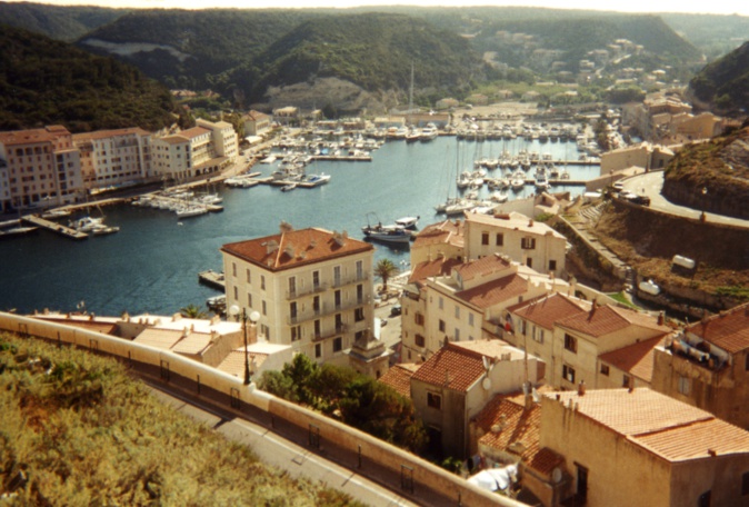 Bunifaziu, au coeur de la spéculation immobilière et foncière dans l'Extrême-Sud de la Corse.