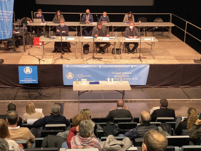 L'Executif communautaire de la CAB a évoqué une augmentation de la taxe sur les ordures ménagères de 10,98 % à 15,58 % dès avril 2021. Crédits Photos : CNI