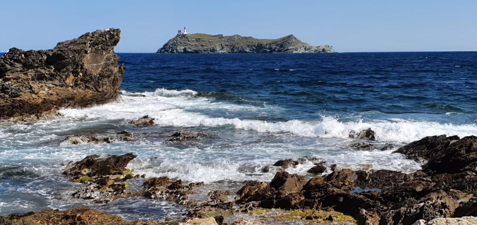 La photo du jour : au bout cap, Tollare et la Giraglia